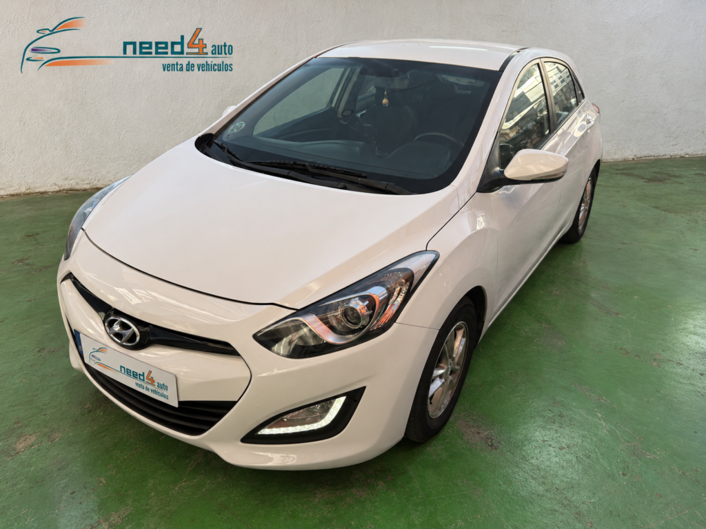 HYUNDAI i30 CRDI TECNO